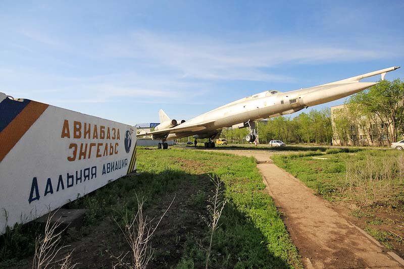 Военный аэродром в энгельсе. Энгельсский аэродром дальней авиации. Аэродром стратегической авиации Энгельс. Аэродром Энгельс 2. Аэродром Энгельс военный.