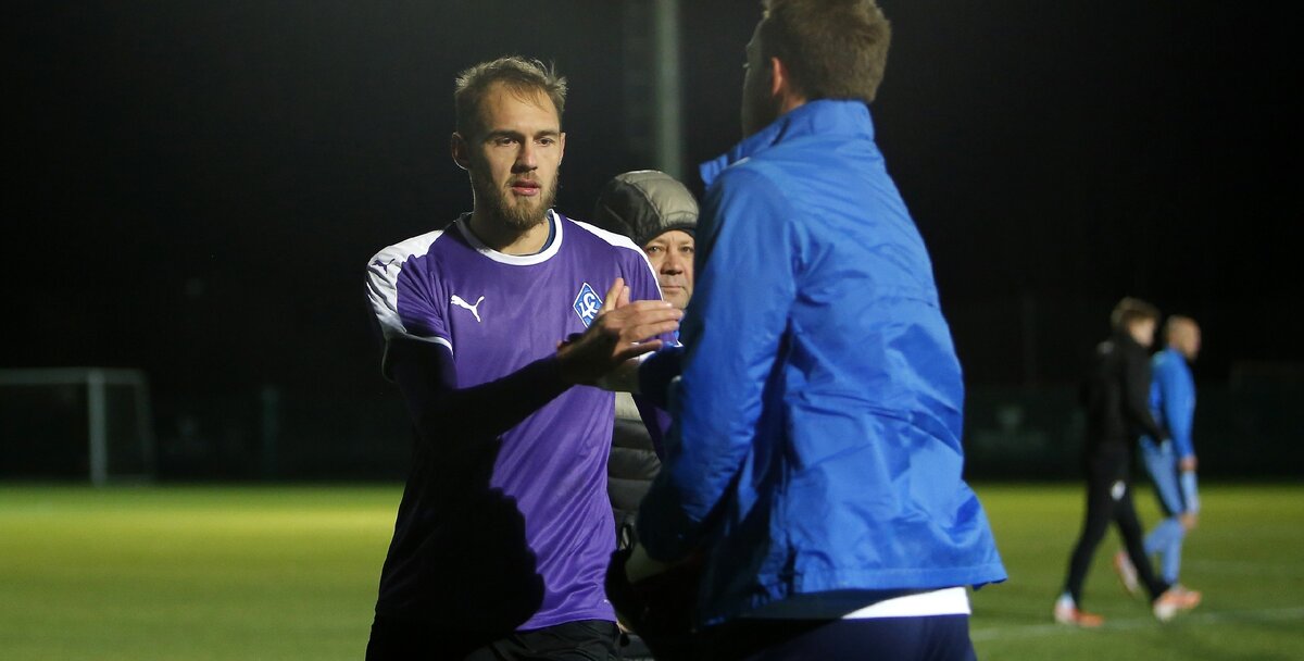 Вратарь "Крыльев Советов" Евгений Фролов. Фото - "Спорт день за днем".