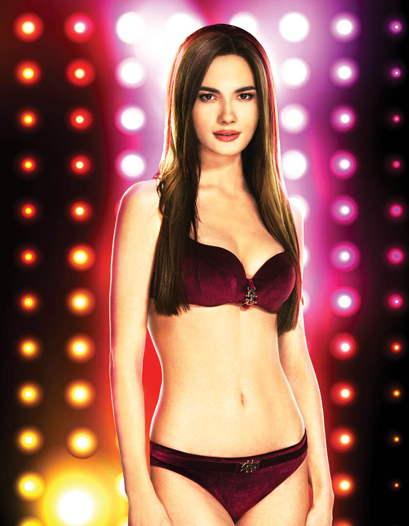   Мы тут с вами уже успели посмотреть всякие конкурсы красоты. И Мисс Мира, и Мисс Вселенная. Но ведь прежде чем девушки попадают на международные мероприятия, они должны победить у себя на родине.-14