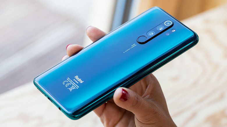 Redmi Note 8 Pro оснащен экраном диагональю 6,53 дюйма, смартфон получил 64-мегапиксельную четверную камеру, однокристальную систему MediaTek Helio G90T, аккумулятор ёмкостью 4500 мА·ч с поддержкой 18-ваттной зарядки и модуль NFC для бесконтактных платежей.