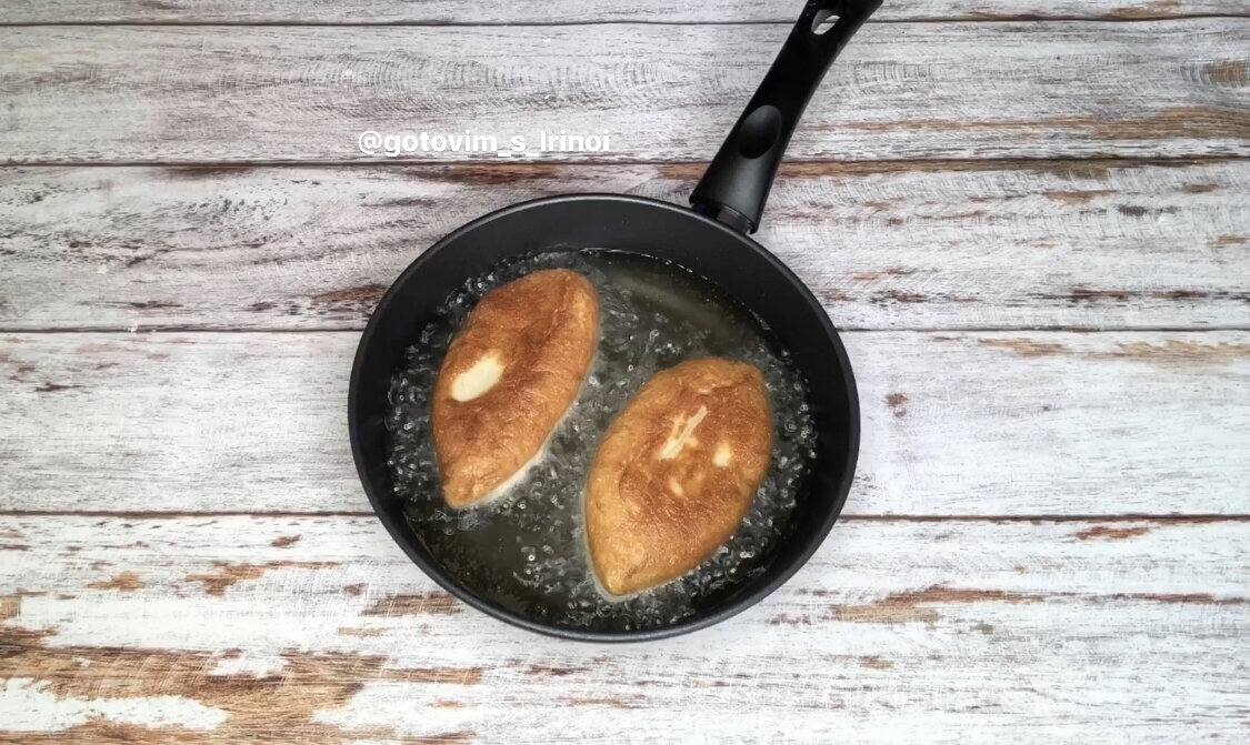 Пирожки с колбасой и картошкой