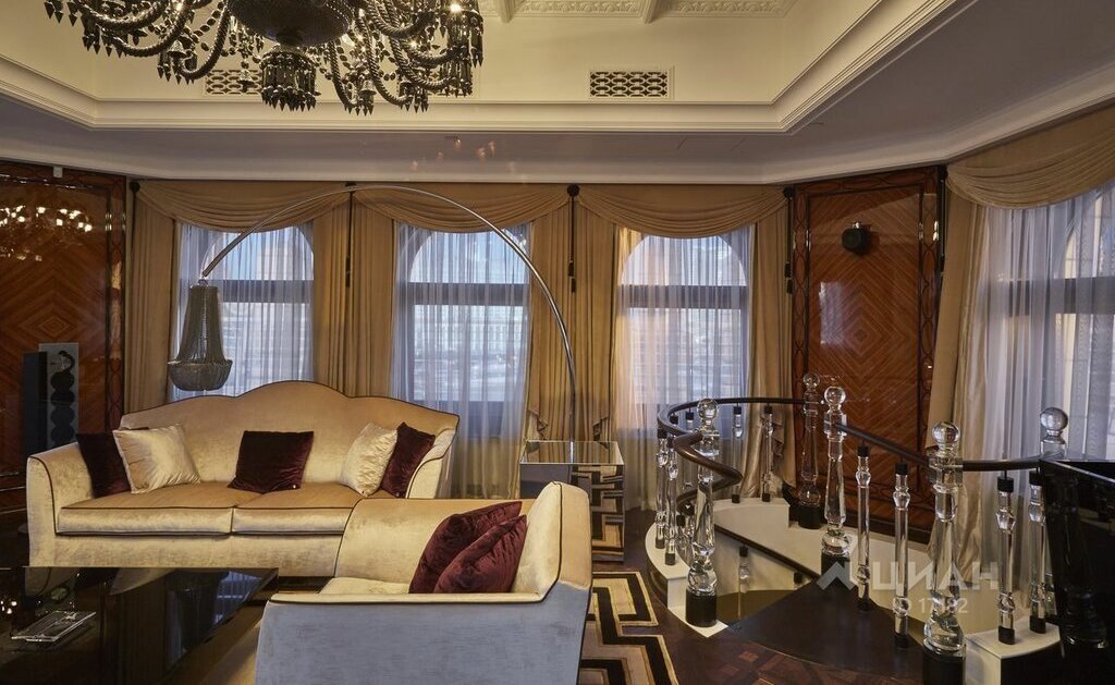 В помещение площадью 507 кв. м ведет отдельный лифт.  Фото: Мир Квартир