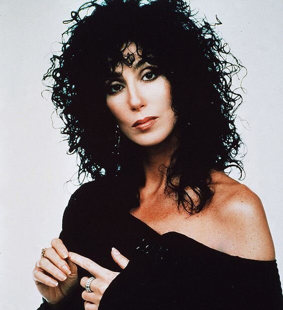 брюнетка Шер