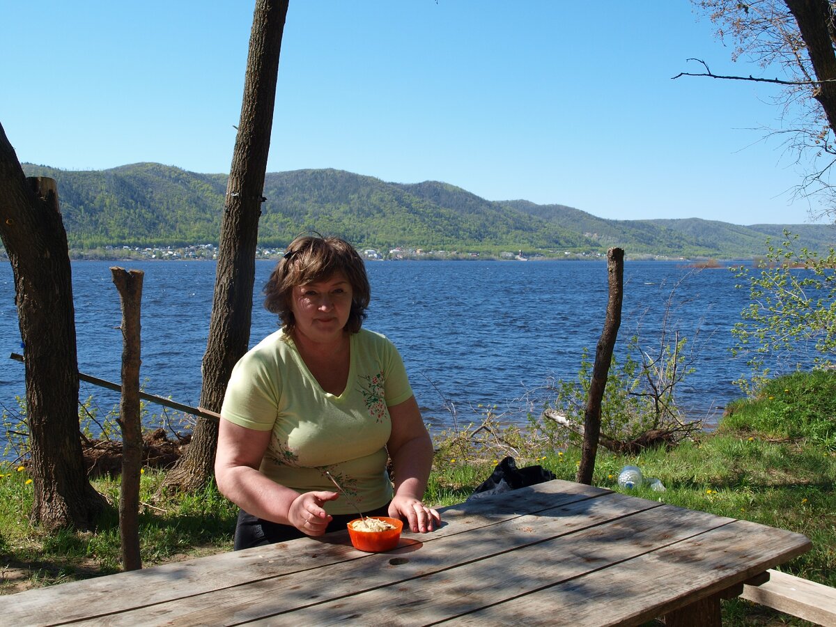 на фоне Жигулёвских гор