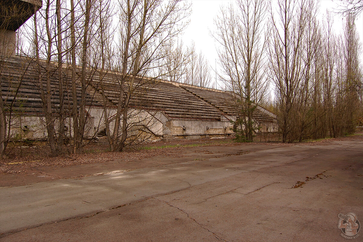 Припять. Достаю из архивов фото 2008 года — как выглядел город-призрак до того, как туда хлынули туристы? ☢?