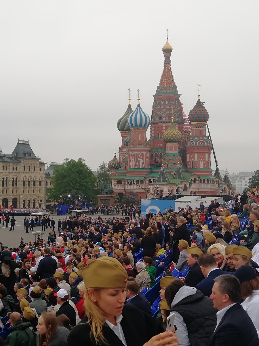Вид на Храм Василия Блаженного. 9 мая 2019 года. Москва