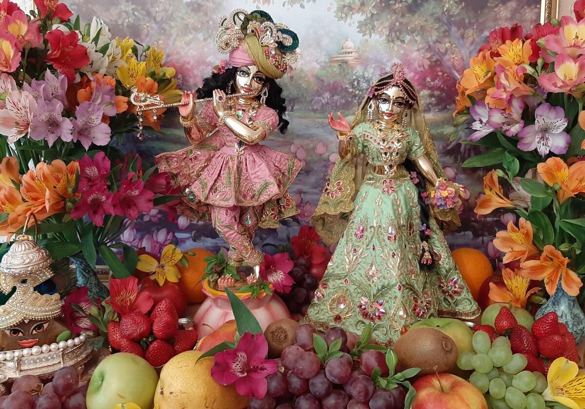 🦚 ДАРШАН Шри Шри Радхи Мадана Мохана на открытии онлайн-сессии ШЛиС⠀