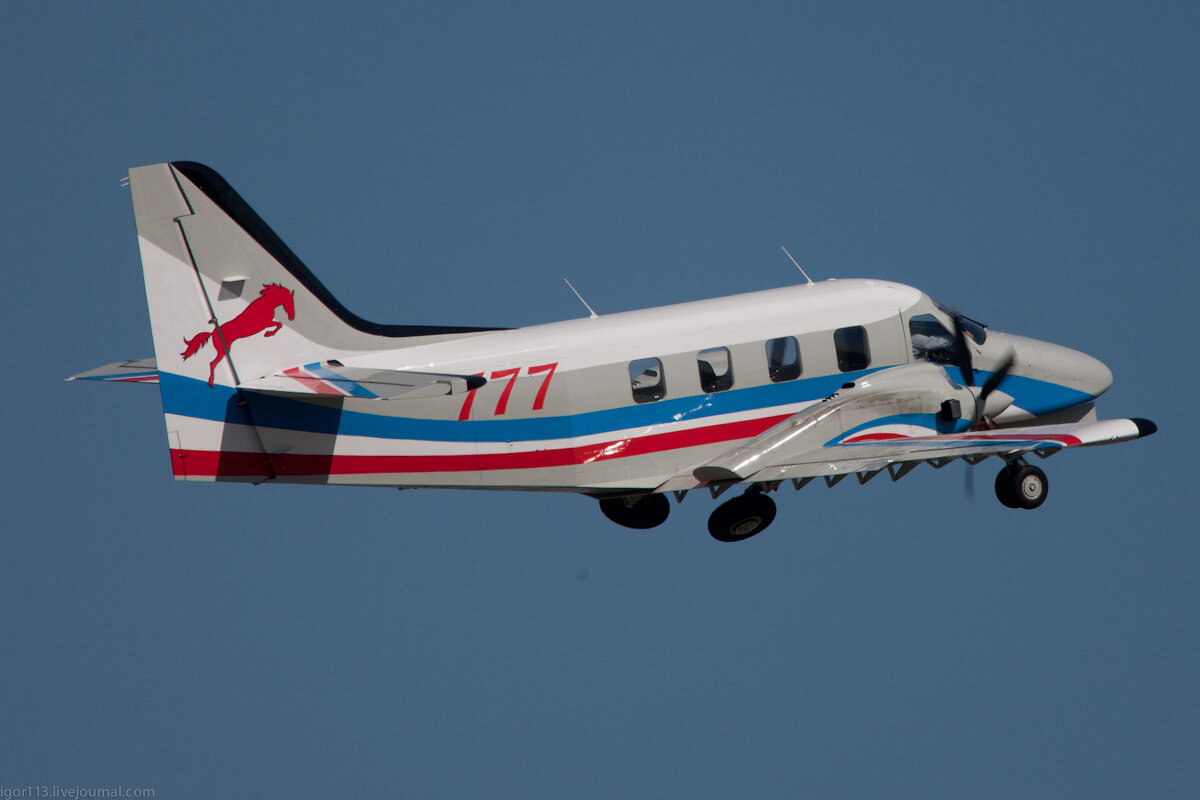 Шасси (убираются) ((другой ракурс))