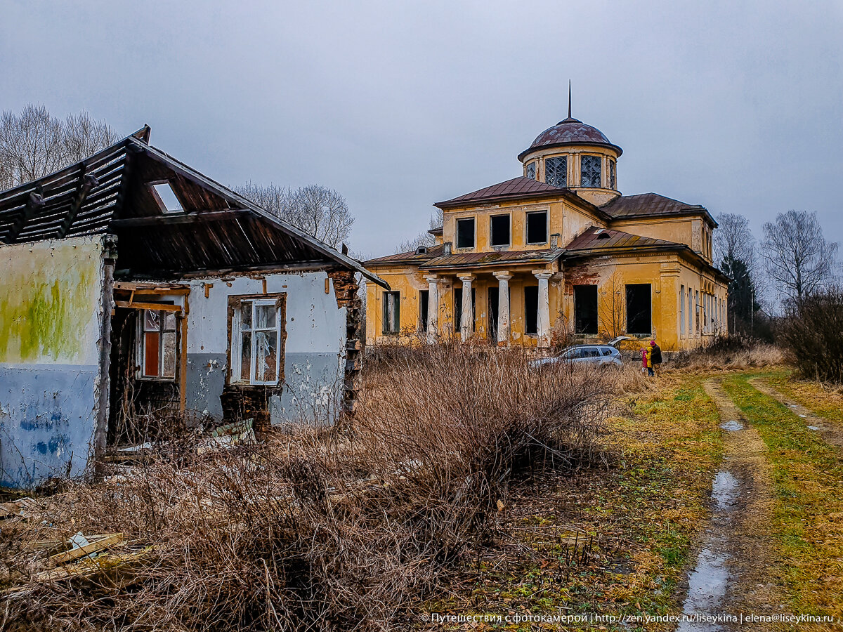 Заброшенные дворцы и усадьбы в России. 10 моих фотографий про то, как они сейчас выглядят внутри