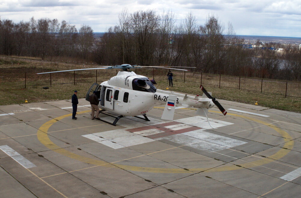 Вертолет доставил очередного экстренного больного. Проблемы с сердцем