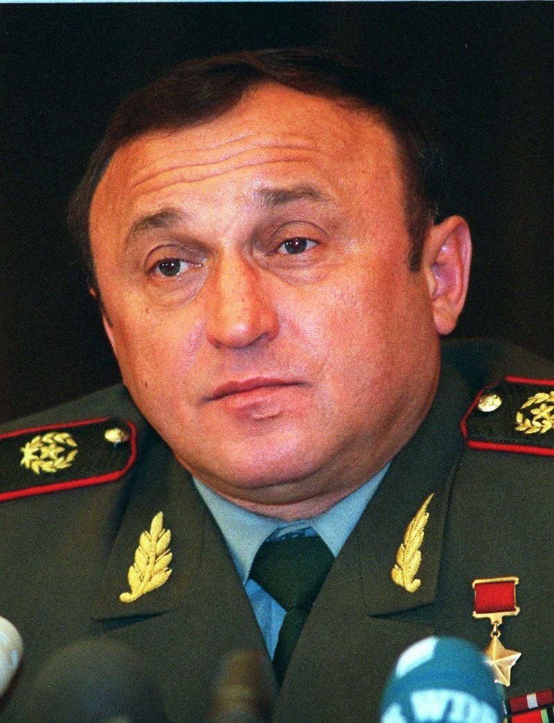 Министр обороны РФ Павел Грачёв. Фото https://thedetailedhistory.com/