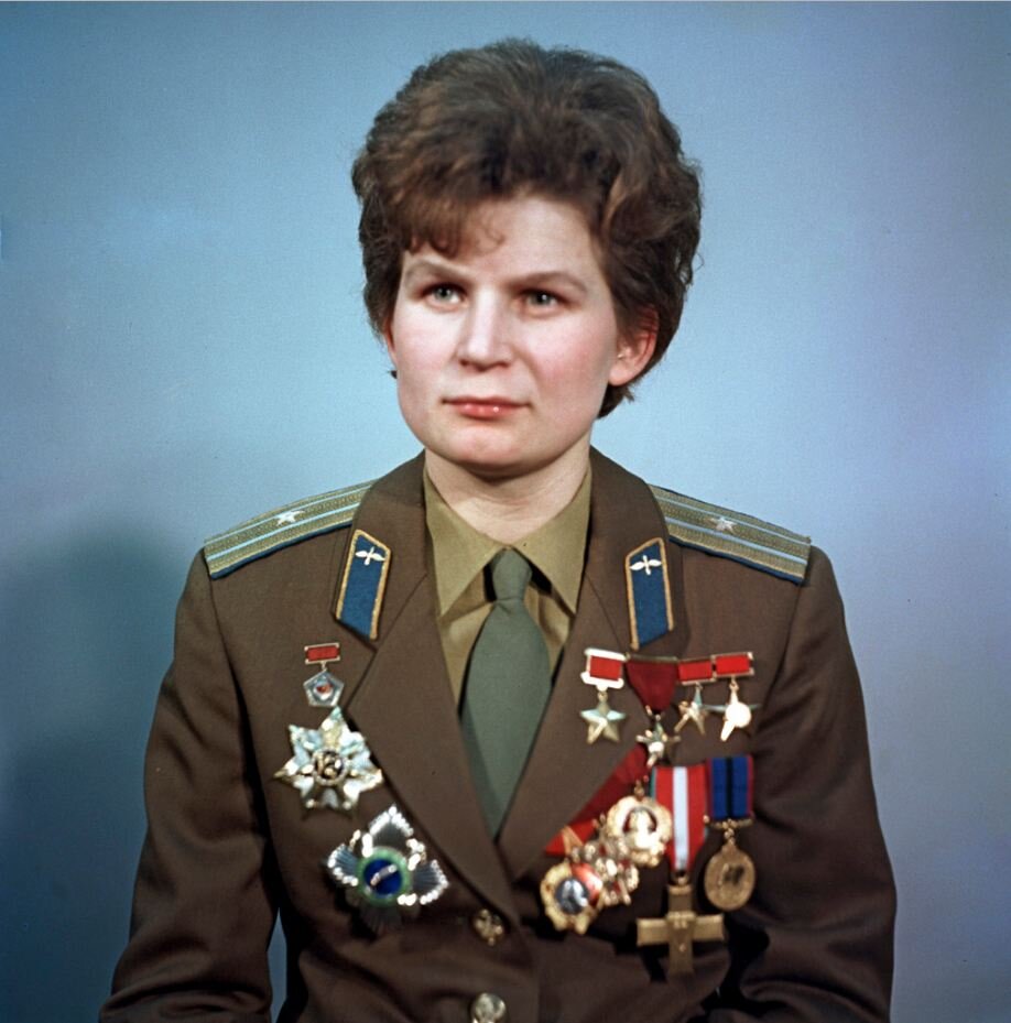 В. Терешкова в форме.