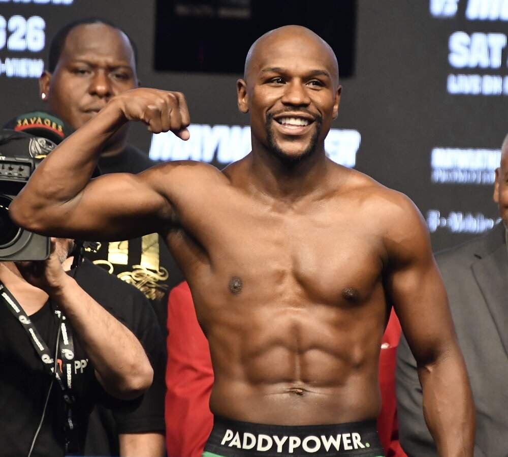 Флойд Мэйуэзер предложил заплатить за похороны Джорджа Флойда