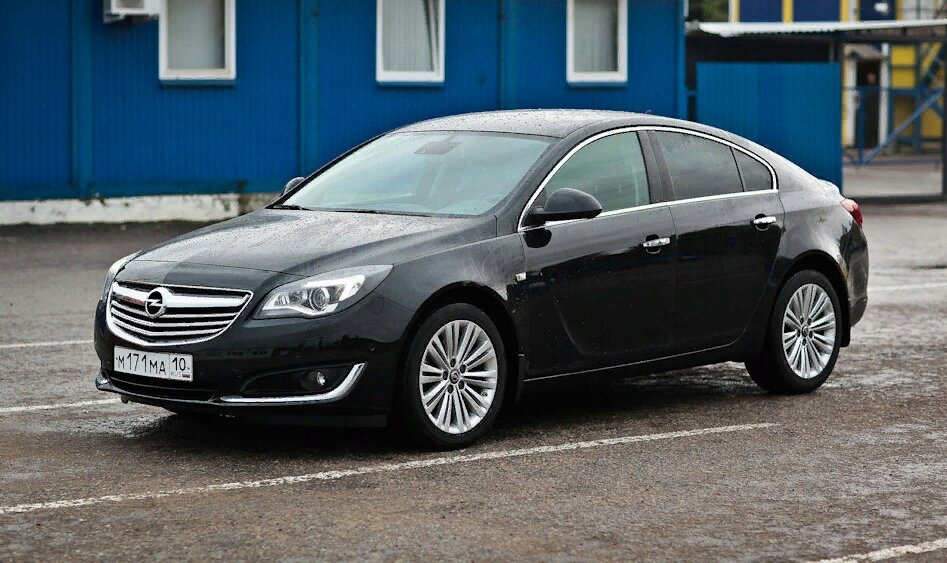 Дизеля седаны. Opel Insignia 2013. Опель Инсигния 2012. Opel Insignia 2014 Black. Опель Инсигния хэтчбек.