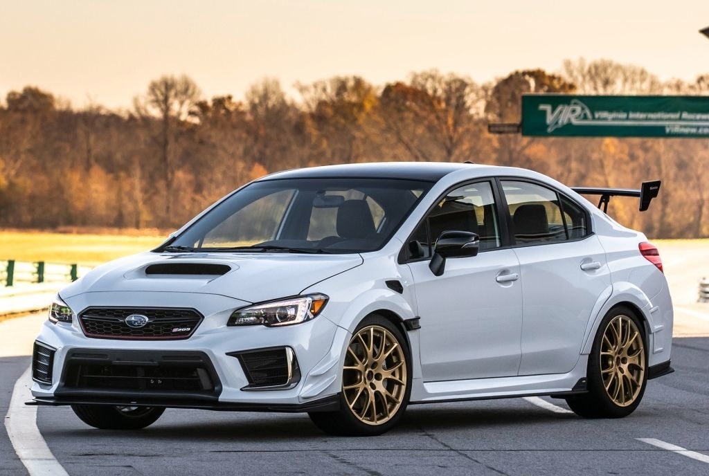 Двигатель: 2.5 B4 Turbo 
Мощность: 346 л.с. 
Трансмиссия: Механика 6 ступ. 
Привод: Полный
Масса: 1581 кг 