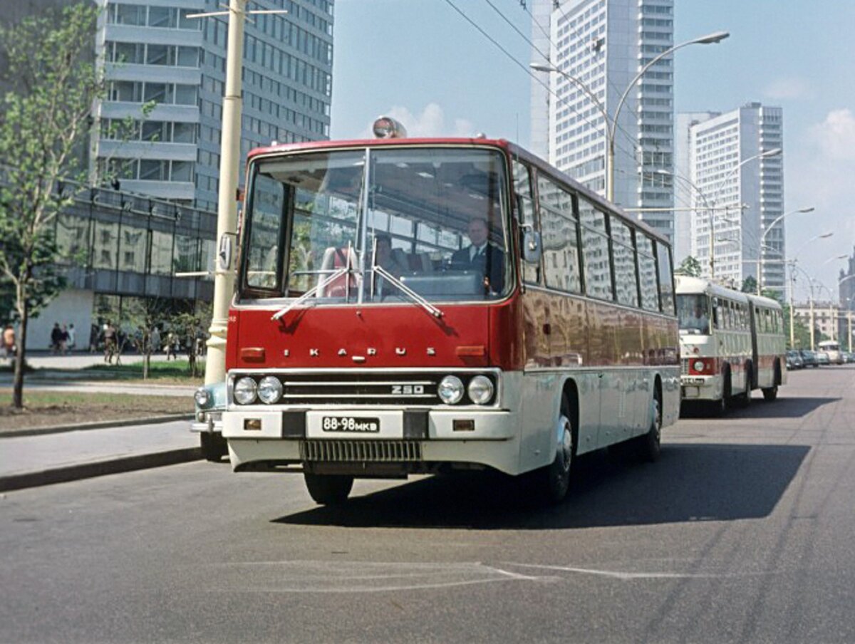 Междугородный автобус Ikarus 250, выпускавшийся с 1967-го года