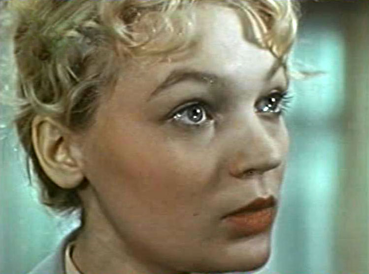 Людмила Шляхтур в фильме «Первое свидание»