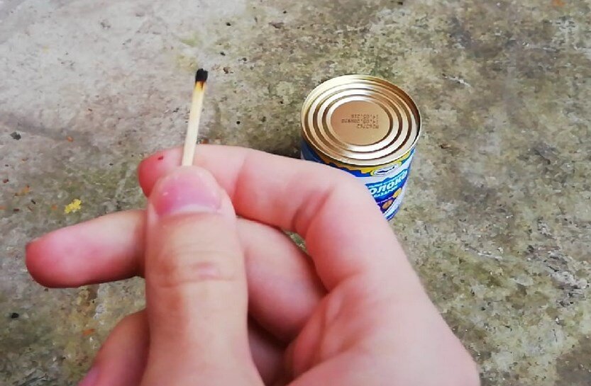 Отмычка ручной работы. Как вскрыть маленький навесной замок. Спичка открывает замок. Большие спичечные коробки. Открытие навесных замков.