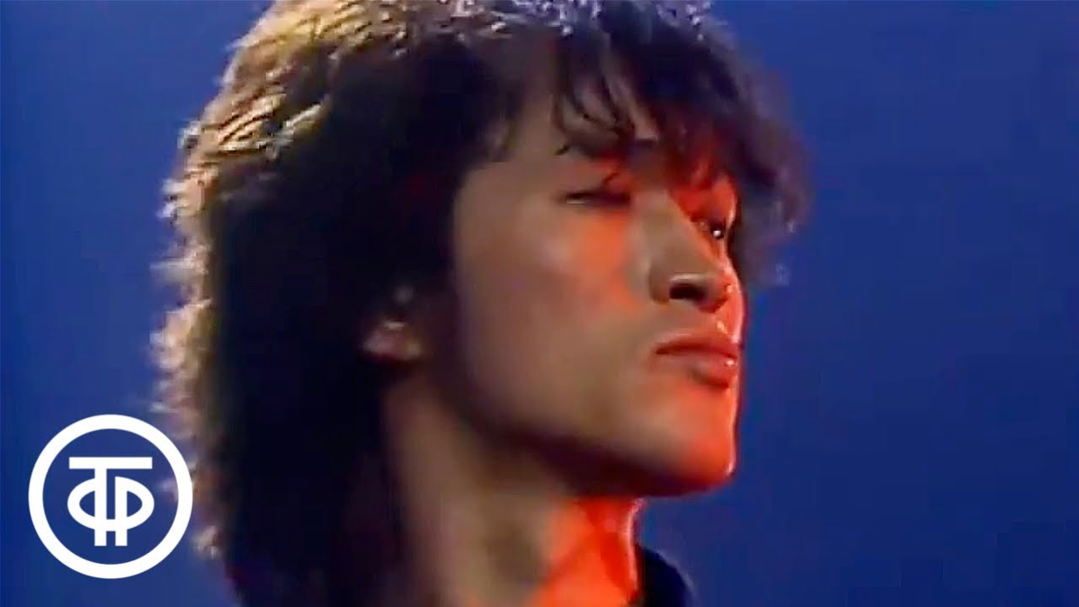 голос песня цоя. голос песня цоя. голос песня цоя. кукушка в исполнении виктора цоя. цой в 1990 году.