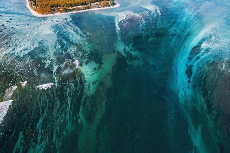 Подводный водопад в датском проливе