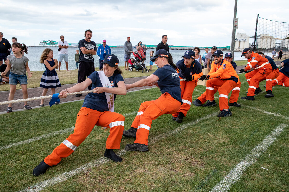 перетягивание канатов