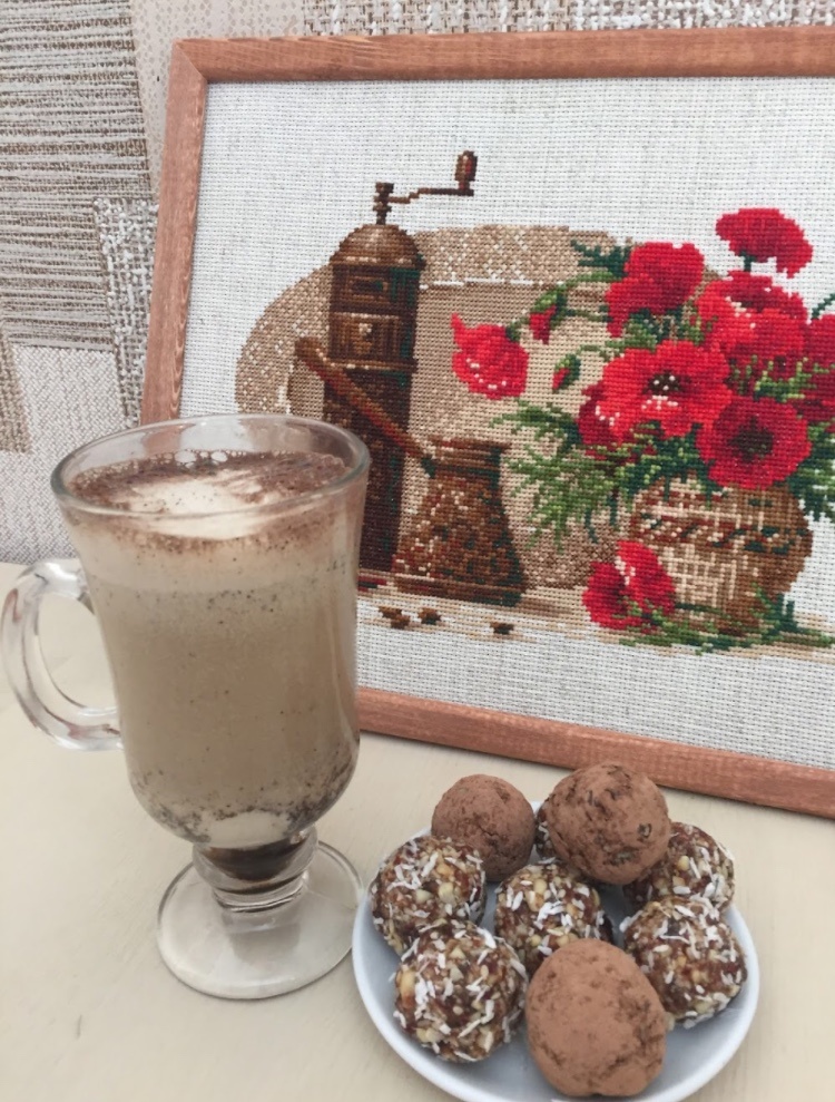 Мой броне-кофе с миндальным молоком и кето-десертом