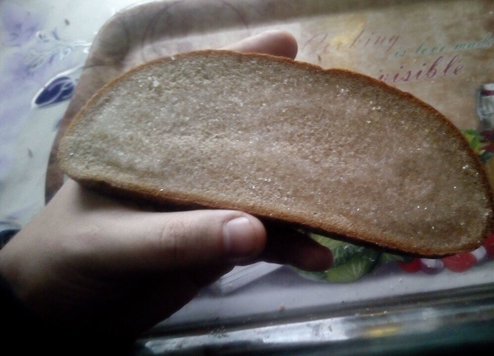 Хлеб с мокрым сахаром - еда на скорую руку за полминуты. Фото автора