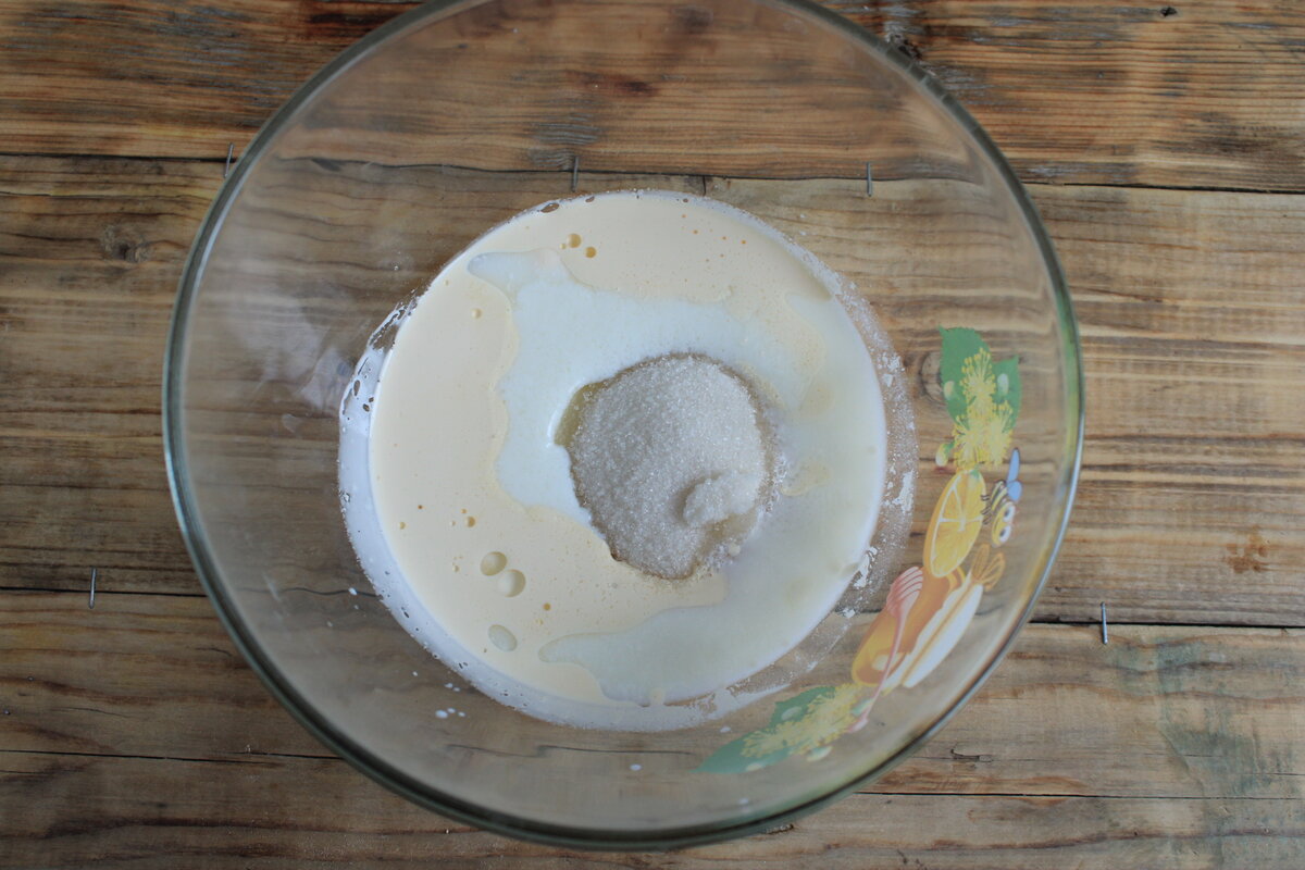 Сливочное масло, сахар и молоко