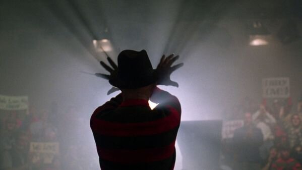 shot from "Wes Craven's New Nightmare"/1994/Wes Craven/pinterest.com