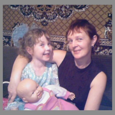 Спустя четыре года после рождения младшей дочери. Я ещё не знаю что меня ждёт впереди, поэтому просто радуюсь жизни.