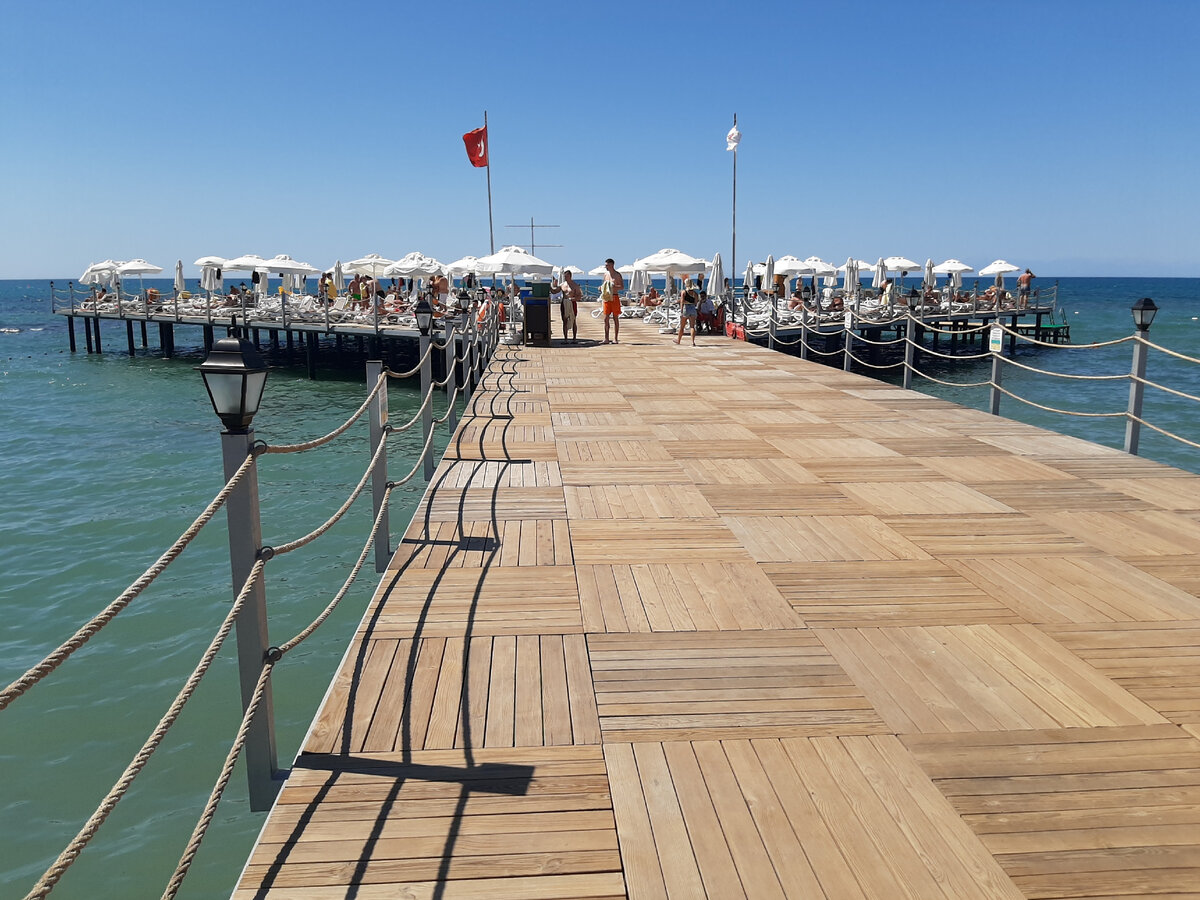пирс отеля Kirman Sidemarin Beach & Spa 5*