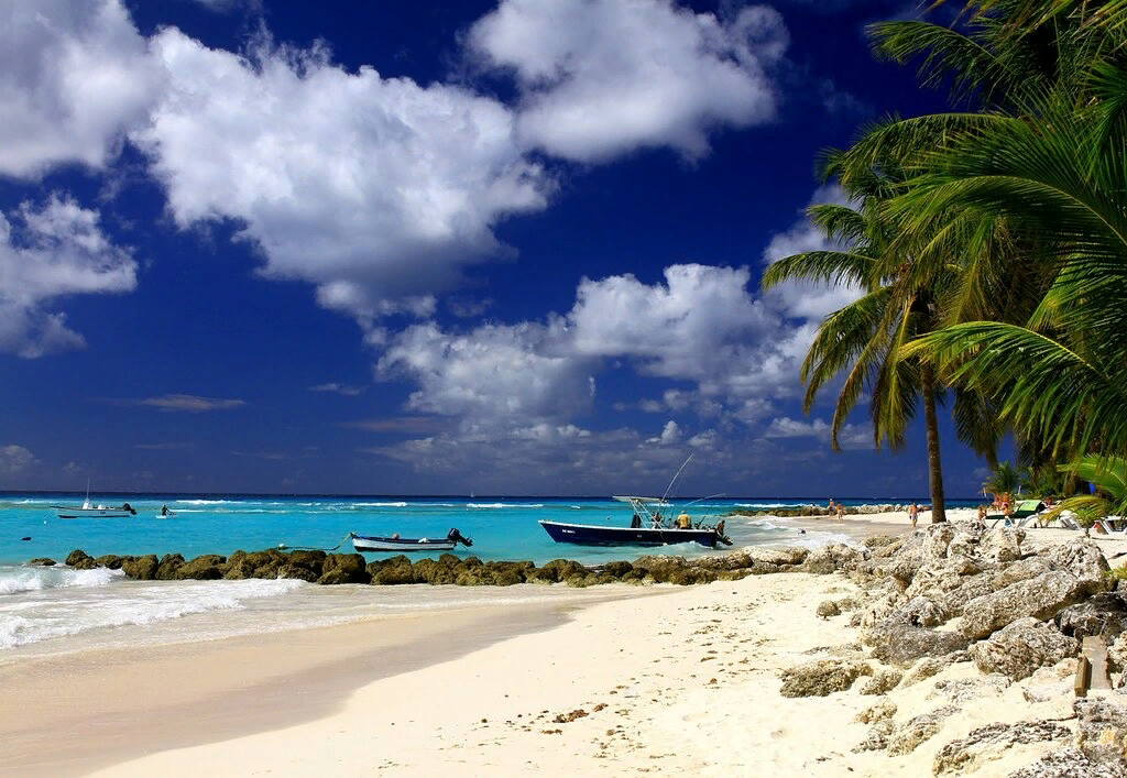 Пляжи на Барбадосе разноцветные: белые, золотистые и розовые. Фото из открытых источников. 