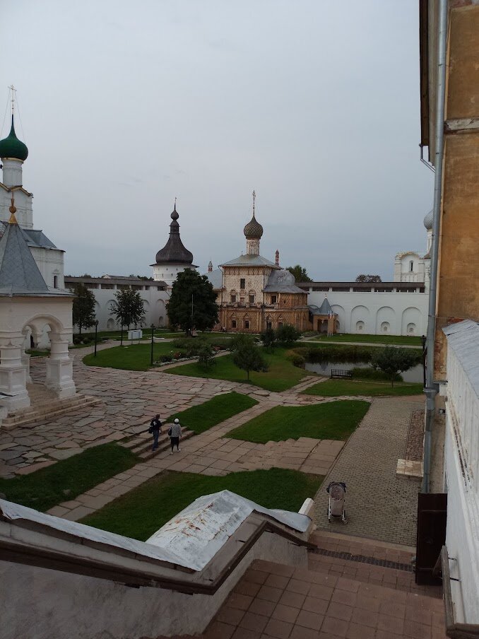 Кусок крепостной стены.