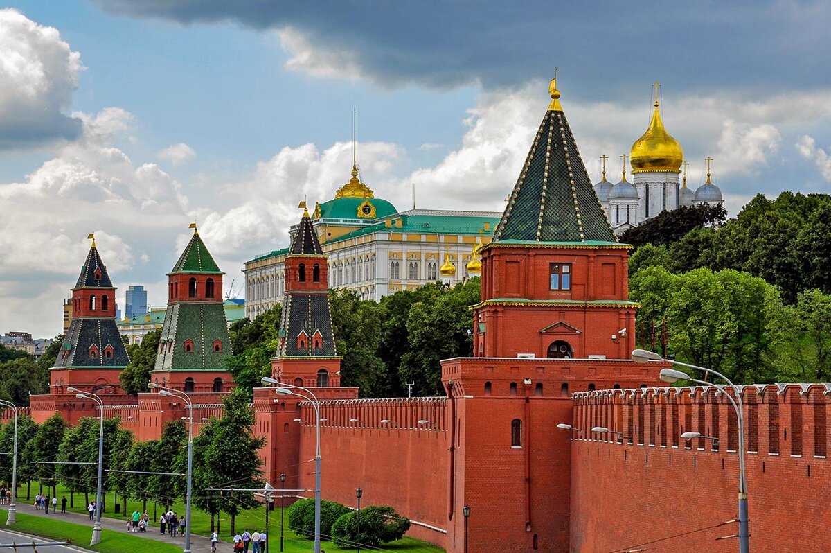 Кремлевский ансамбль в Москве