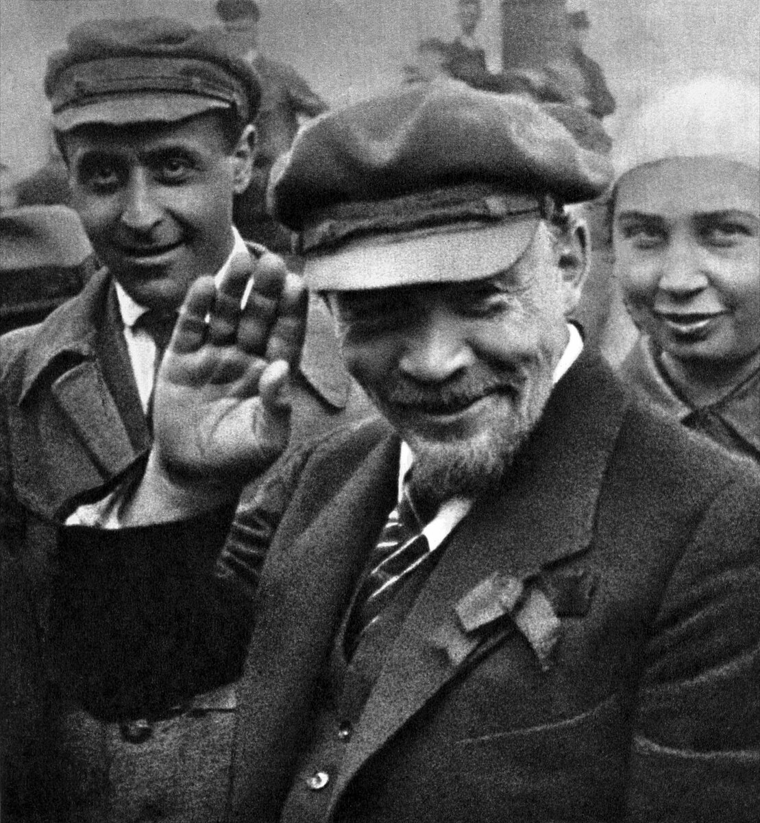 В 1919-1921 гг. основным вождём и главой правительства РСФСР был В. И. Ленин.