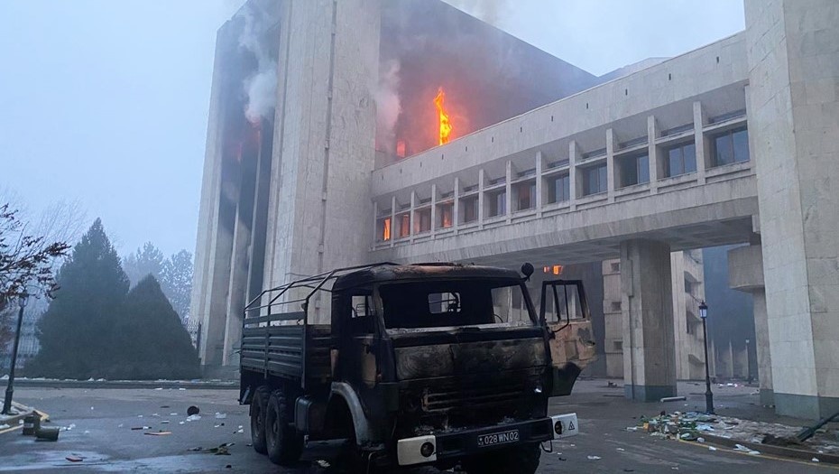 Мирные митинги в Казахстане фото яндекс