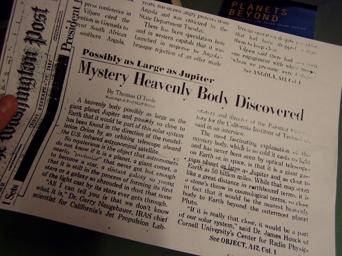 Статья в Вашингтон Пост 1983 г.  "Открыто Загадочное Небесное Тело"