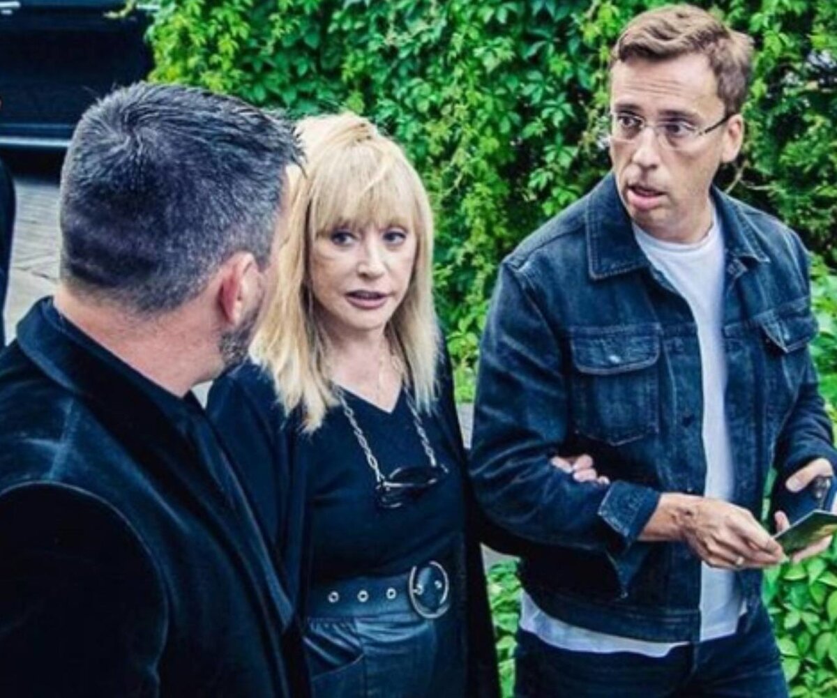     «Бесстыдники, не трогайте Аллу!»: Калашникова защитила Пугачеву после публикации фото папарацци