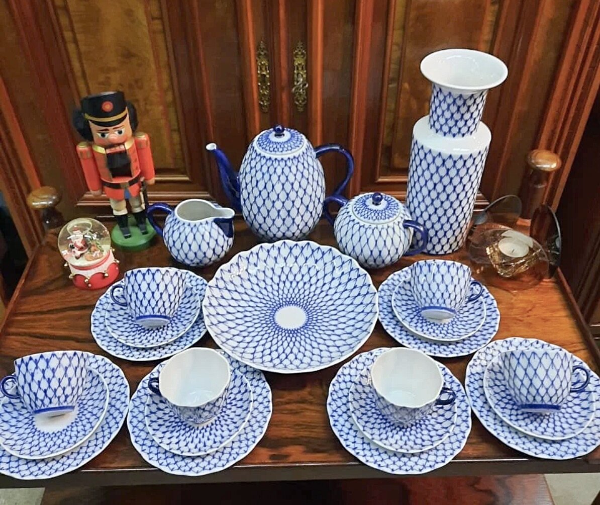 Сервиз кофейный на 6 персон кобальтовая сетка с позолотой, 23 пр., ЛФЗ. Фото: meshok.net
