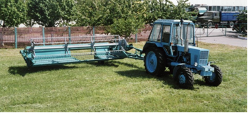 Машинно-тракторный агрегат с прицепной валковой жаткой ЖВП-4,9