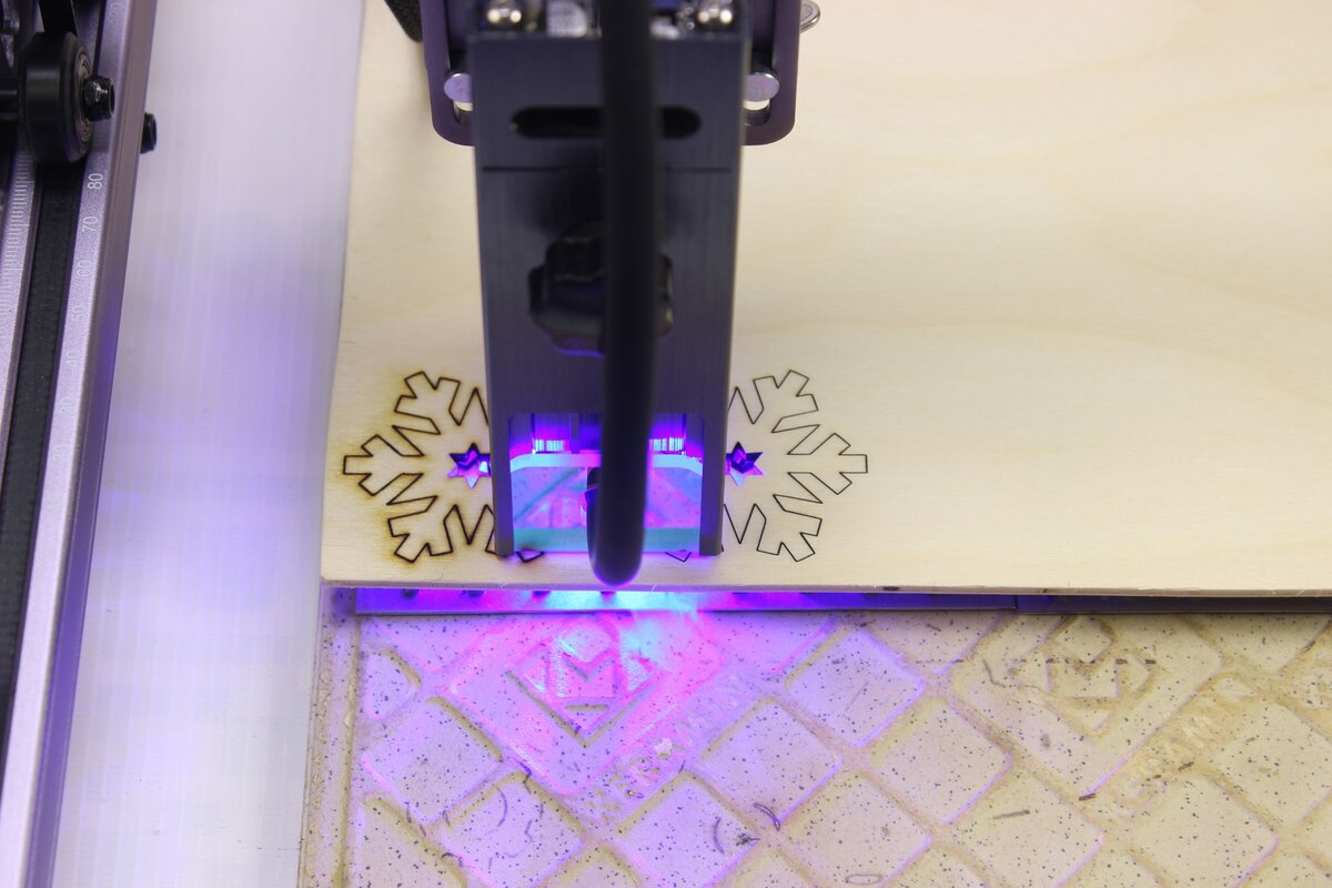 Обзор лазерных. Лазерный станко комплект. Как открыть пульт от лазерного уровня mayer. Лазерный станок для гравировки. Atomstack a5 m50.