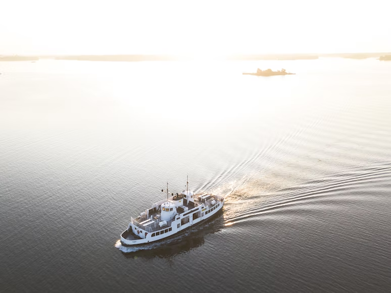 паром маршал рокоссовский усть-луга. паром усть-луга балтийск балтика. эко паром. Balearia паром. корабли гибриды.