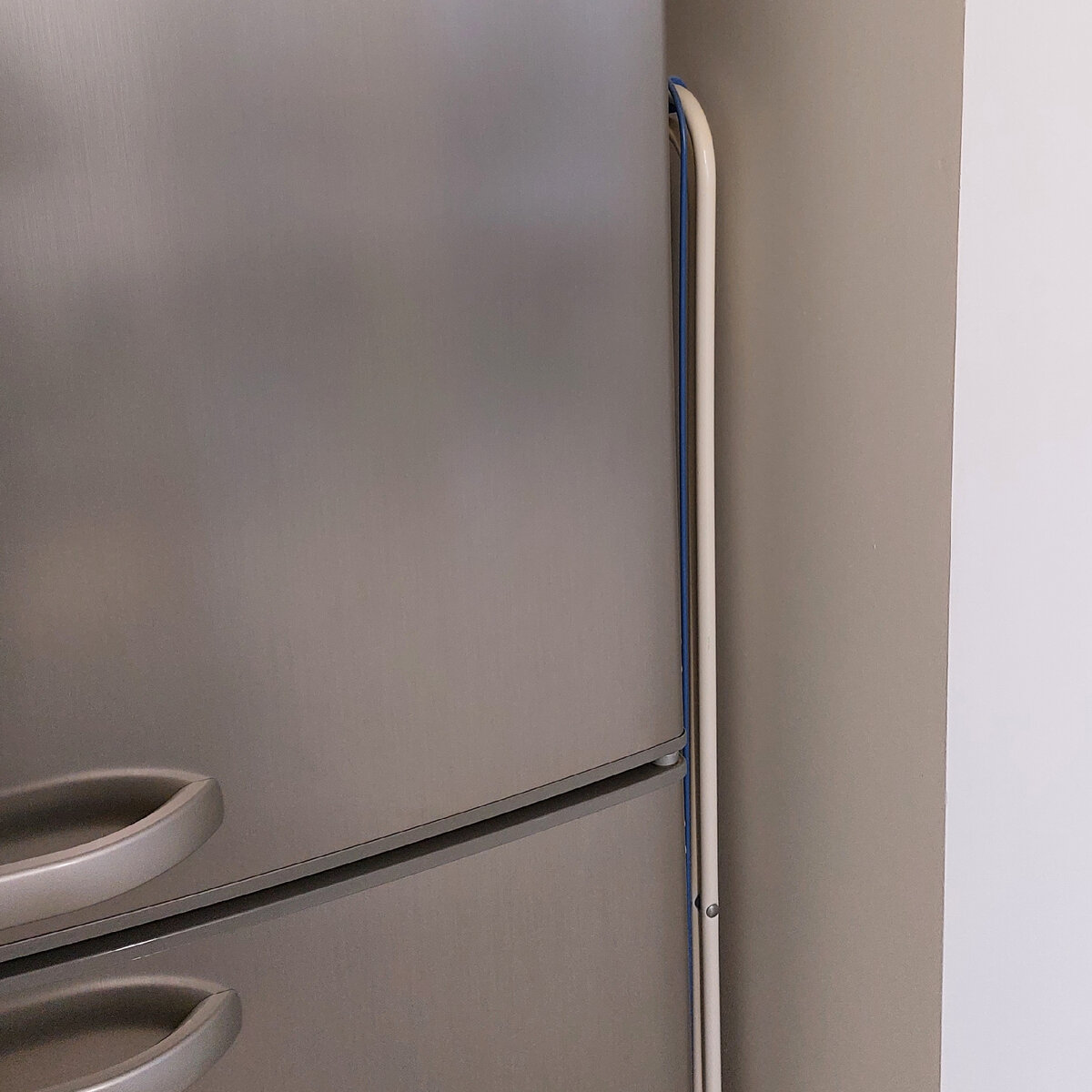 Сушилка за холодильником