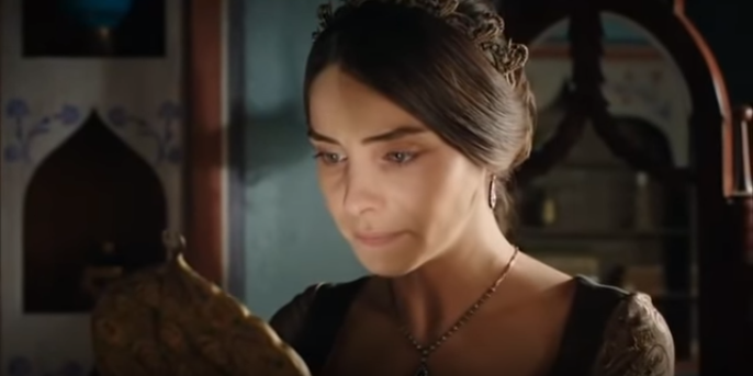 кадр из сериала "Великолепный век"  