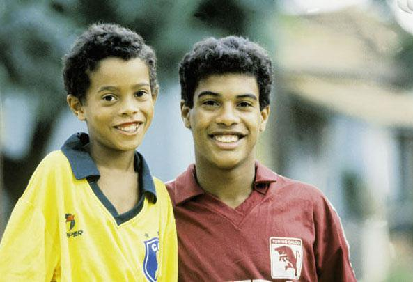 Маленький Роналдиньо с братом