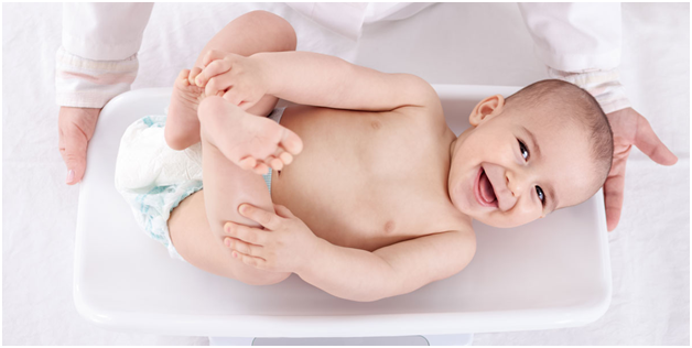 Срыгивания у младенца: вариант нормы или повод для беспокойства