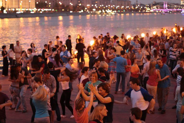 Опен-эйр. Сальса и бачата.