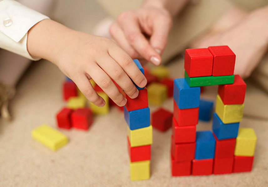 Игра в конструктор это не только полезно, о и весело