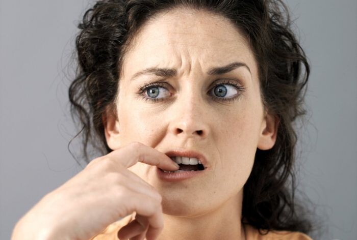 "А тому ли я дала", что означает сомнение.