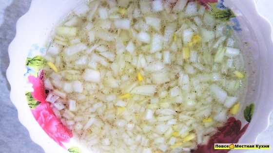 Маринованный лук.